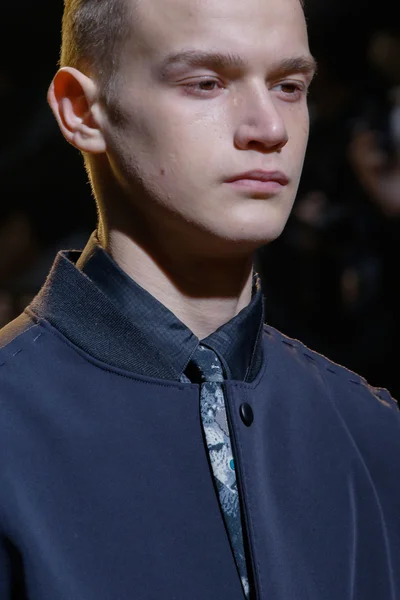 Look 4